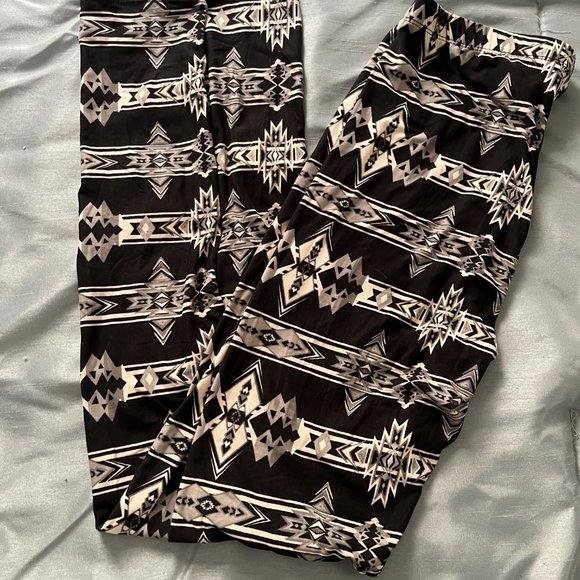 Crazy Train Aztec design Leggings   Sz S  & 3X - Picture 1 of 3